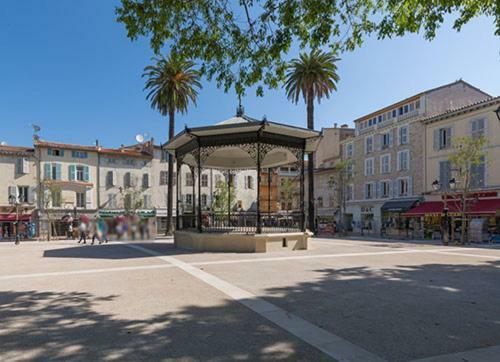 Duplex Fontaine - Appartement Duplex Coeur Vieil Antibes Old City Marche Provencal Ngoại thất bức ảnh